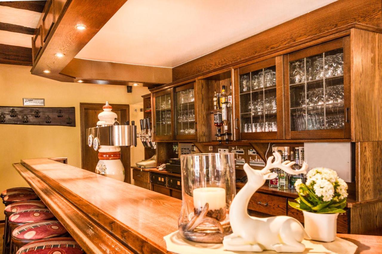 Hotel- Restaurant Zum Hirsch Großenlüder Extérieur photo