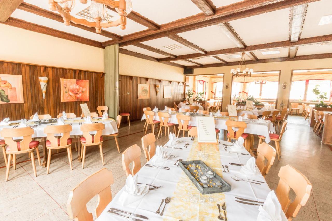 Hotel- Restaurant Zum Hirsch Großenlüder Extérieur photo