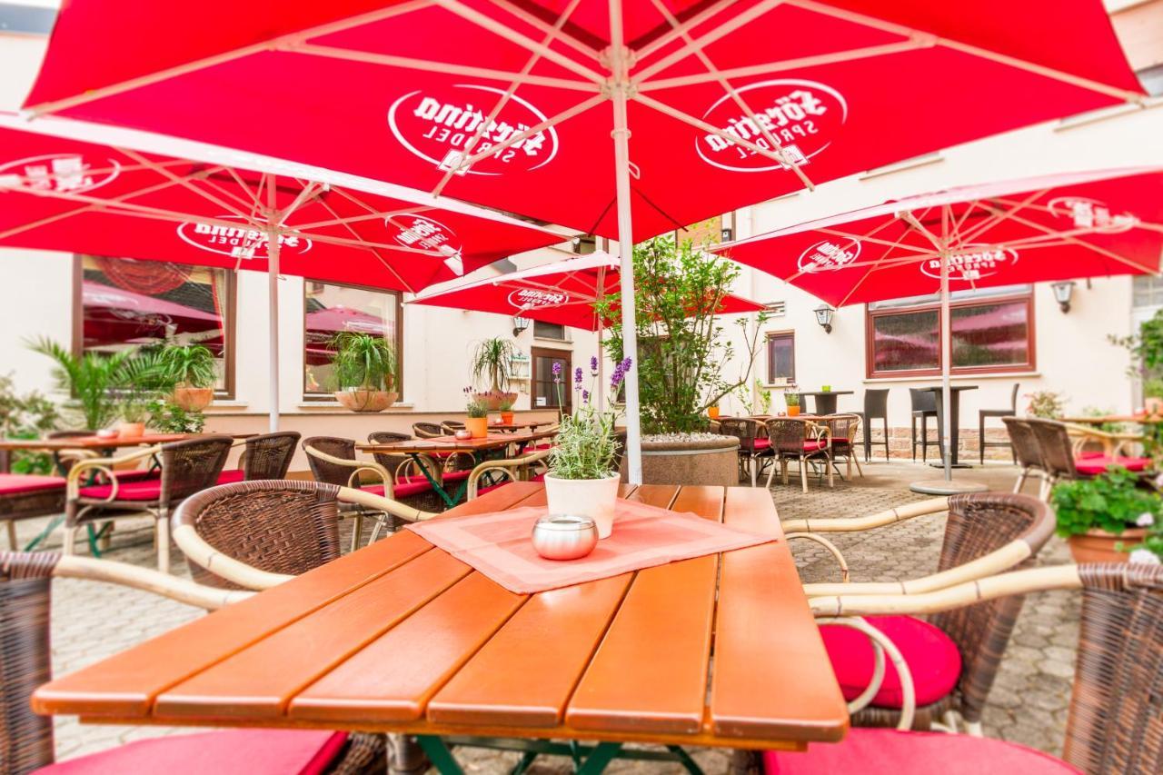 Hotel- Restaurant Zum Hirsch Großenlüder Extérieur photo